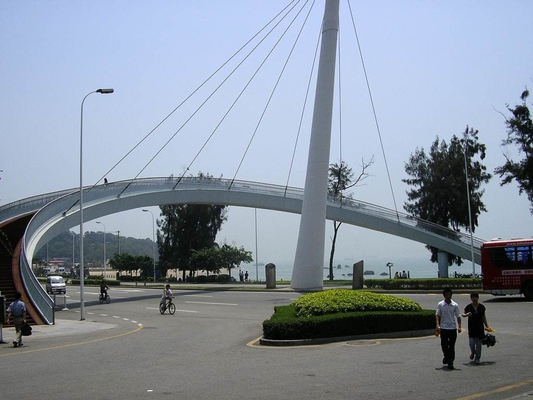 中国 木製のレイル オーダーメイドの歩行者橋 サプライヤー